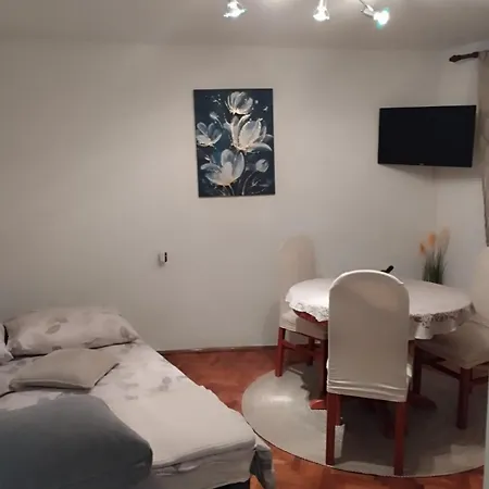 Studio Apartman Lilijana Knin Exterior photo